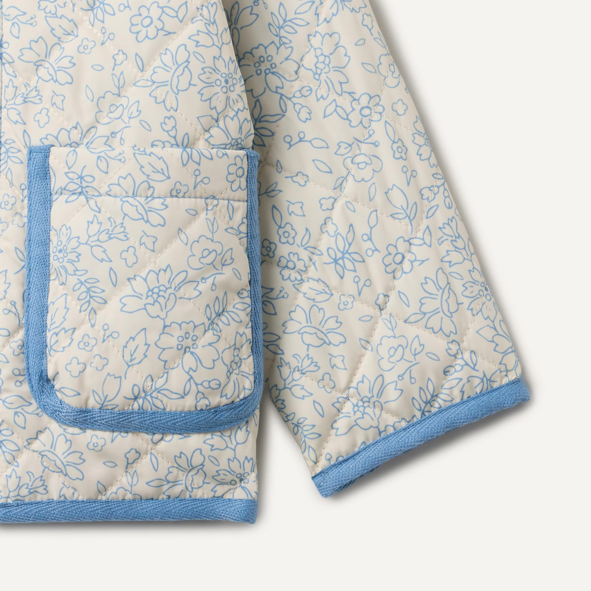Amazon Essentials X Sofia Grainge Unisex Babies' Midweight Field Jacket with Ruffle, Ivory Blue Outlined Blooms, 3T